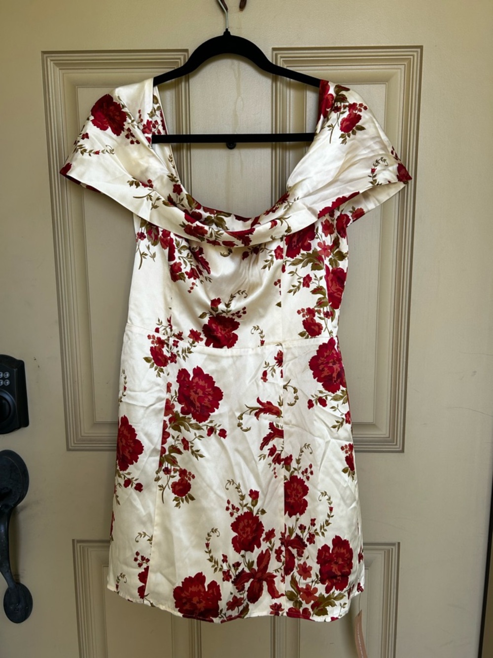 Reformation NWT Lanelle Mini
Dress Silk Cream Red
Floral Off Shoulder 10 - Picture 2 of 10